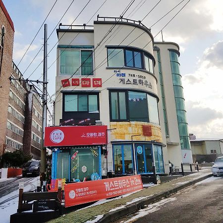 My Mother Guesthouse Jeju by Eksteriør bilde