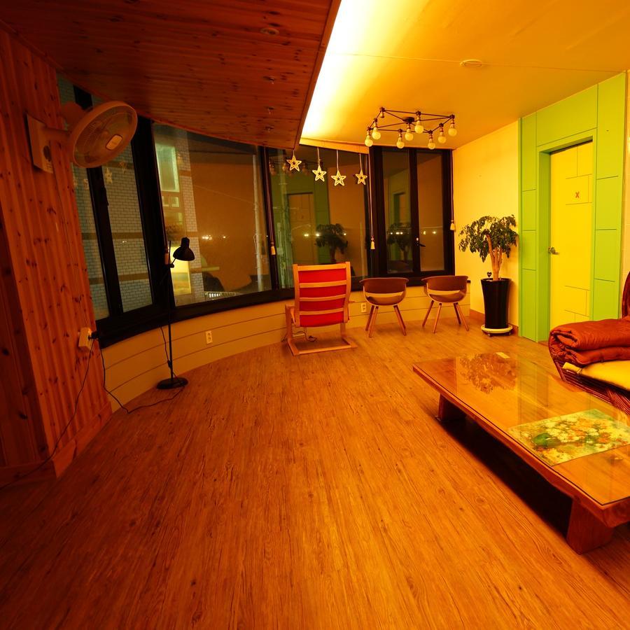 My Mother Guesthouse Jeju by Eksteriør bilde