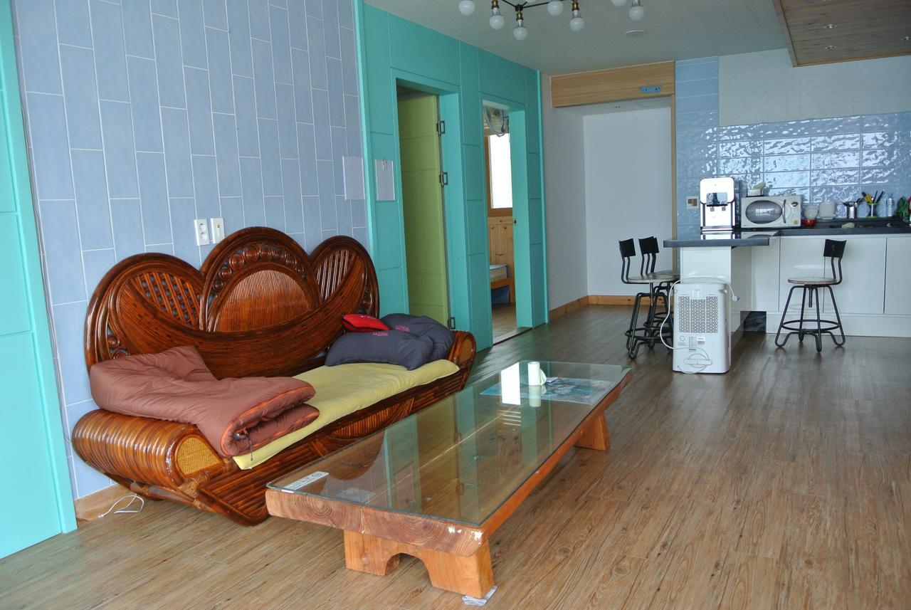 My Mother Guesthouse Jeju by Eksteriør bilde
